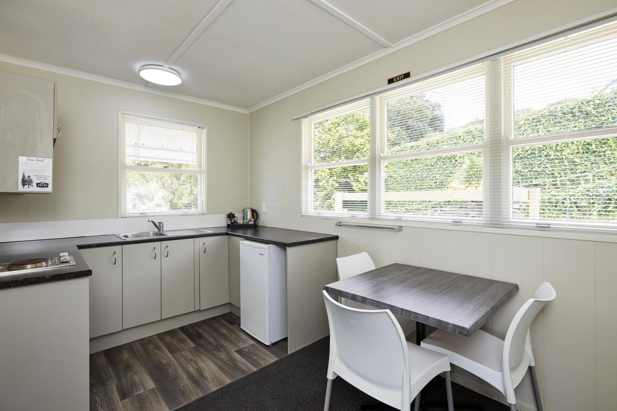 Harbour View And Waterfront Motel 4*