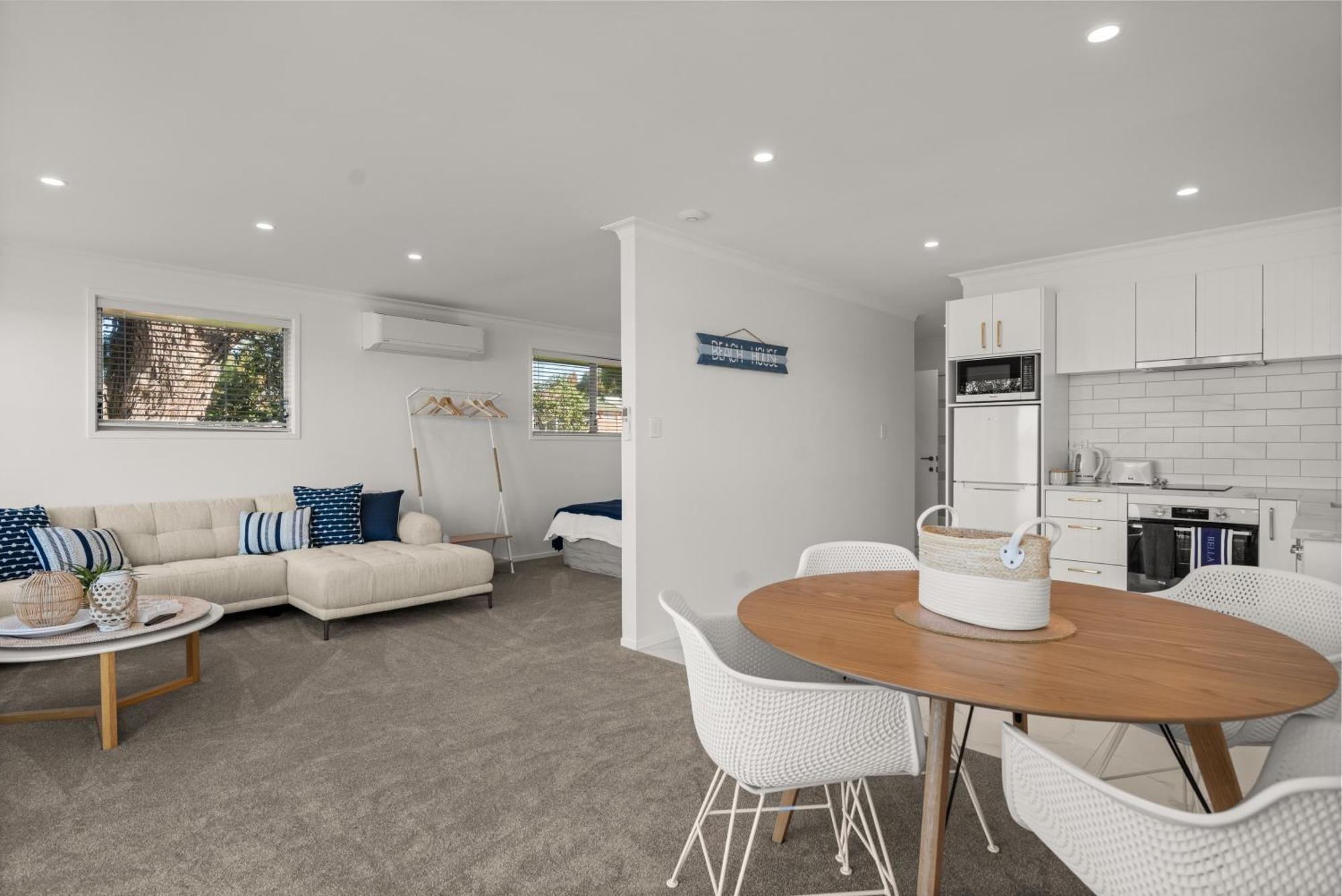 Harbour View And Waterfront 4*