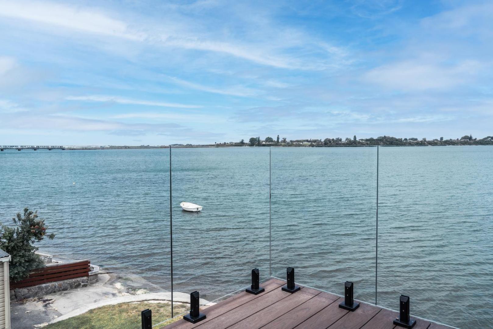 Harbour View And Waterfront 4*