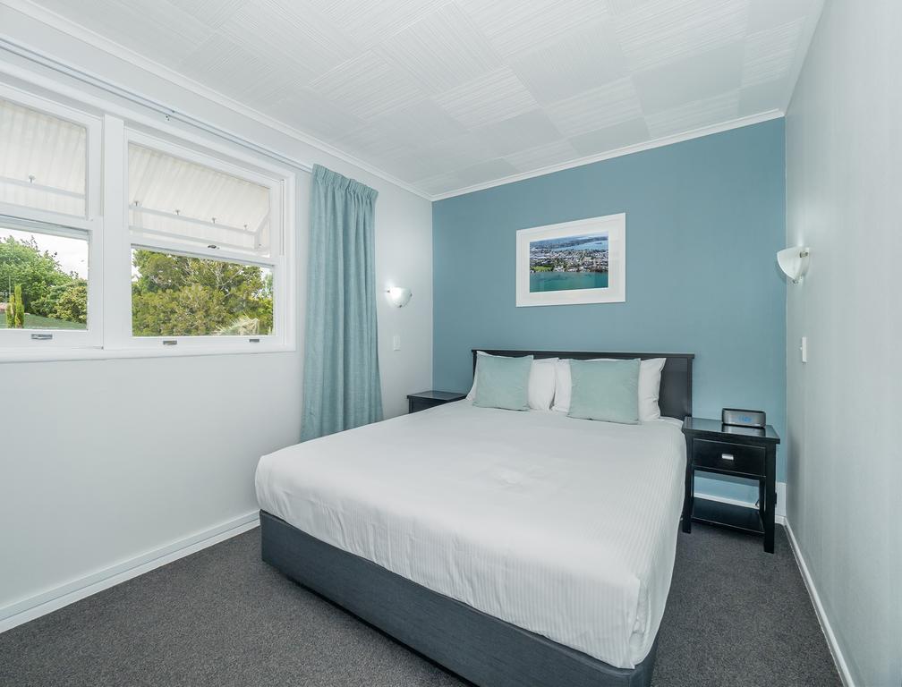 Harbour View And Waterfront 4*