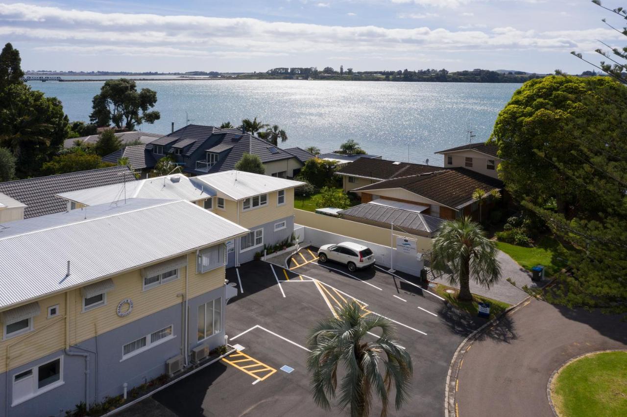 Harbour View And Waterfront 4*